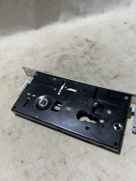 Корпус замку STA з квадратними ригелями для китайських дверей 25214 фото